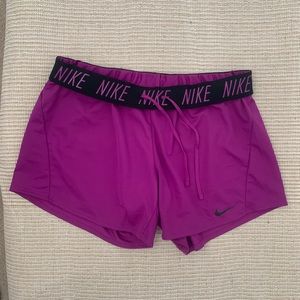 NIKE SHORTS